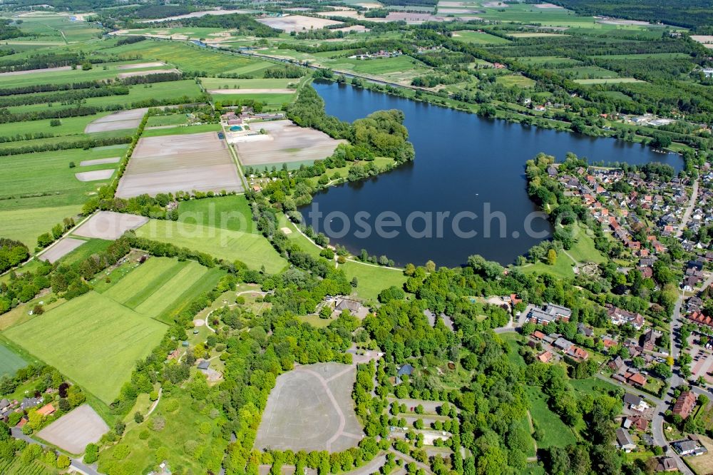 Bremervörde from above - Riparian areas on the lake area of Voerder See on Oste in Bremervoerde in the state Lower Saxony, Germany