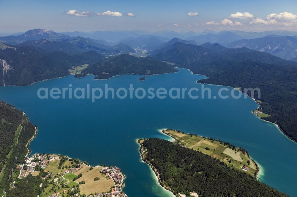 Aerial photograph Kochel am See - Riparian areas on the lake area of Walchensee in Kochel am See in the state Bavaria, Germany