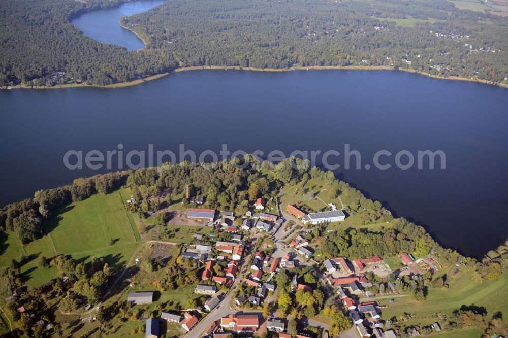 Wandlitz from above - Riparian areas on the lake area of Wandlitzer See in Wandlitz in the state Brandenburg