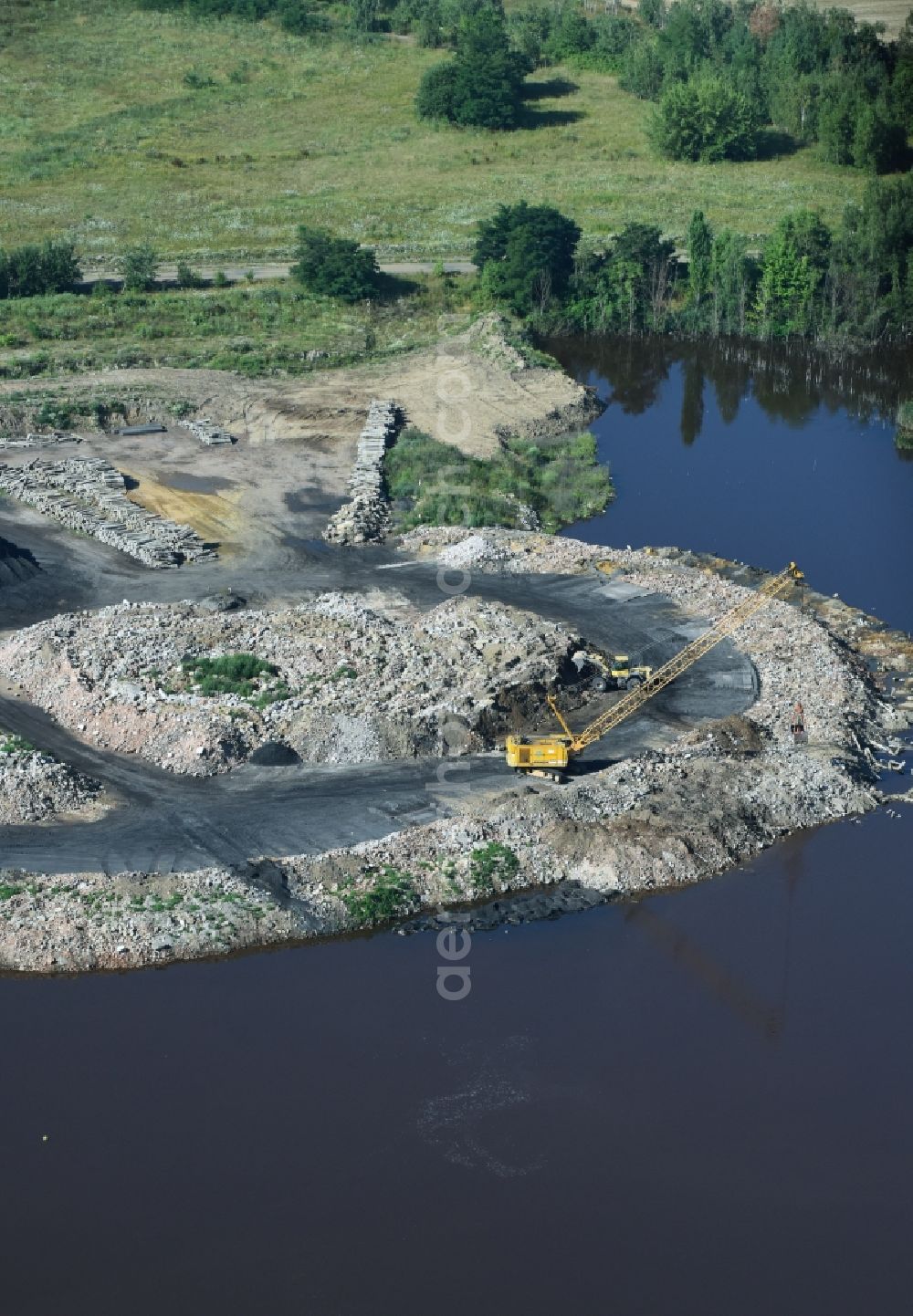 Aerial photograph Böhlen - Riparian areas on the lake area of Wapplersee with rubble embankments and landfills in Boehlen in the state Saxony