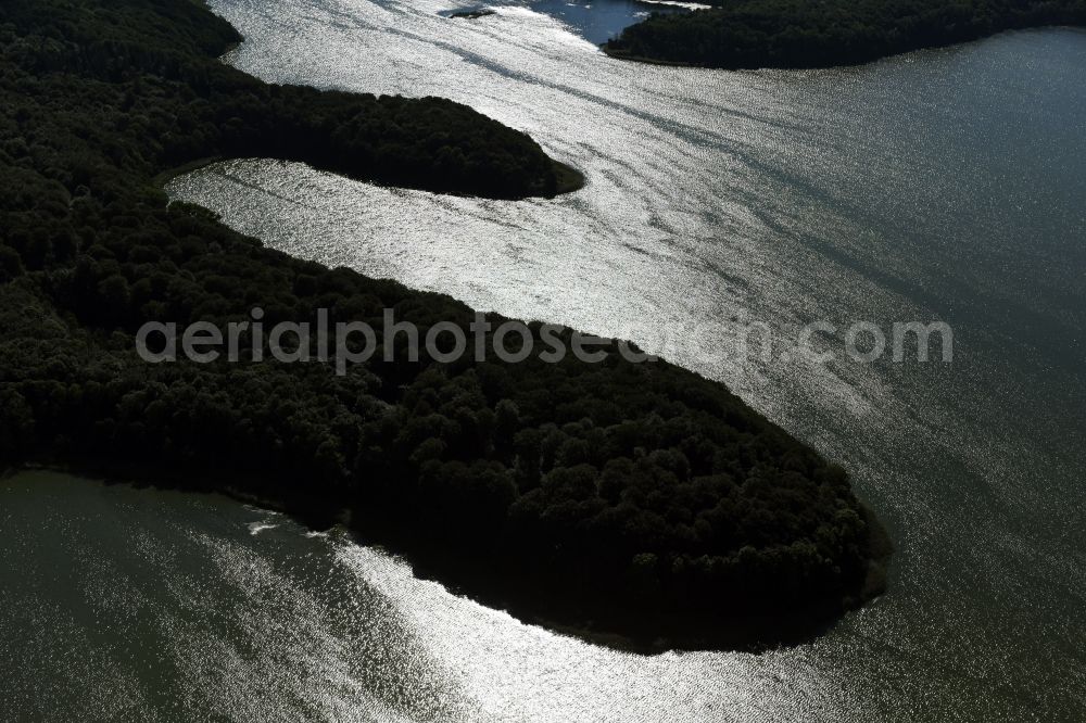 Aerial photograph Achterwehr - Riparian areas on the lake area of Westensee with the protected landscape Ahrensee und nordoestlicher Westensee in Achterwehr in the state Schleswig-Holstein