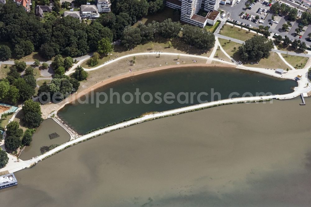 Aerial photograph Nürnberg - Riparian areas on the lake area of Woehrder See in Nuremberg in the state Bavaria, Germany