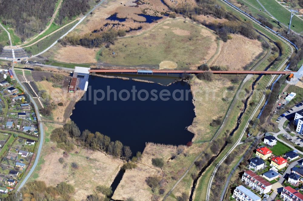 Aerial photograph Berlin - Riparian areas on the lake area of Wuhleteich in the district Marzahn-Hellersdorf in Berlin