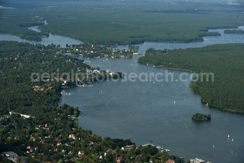 Aerial photograph Zeuthen - Riparian areas on the lake area of Zeuthener See on the Dahme river in Zeuthen in the state Brandenburg