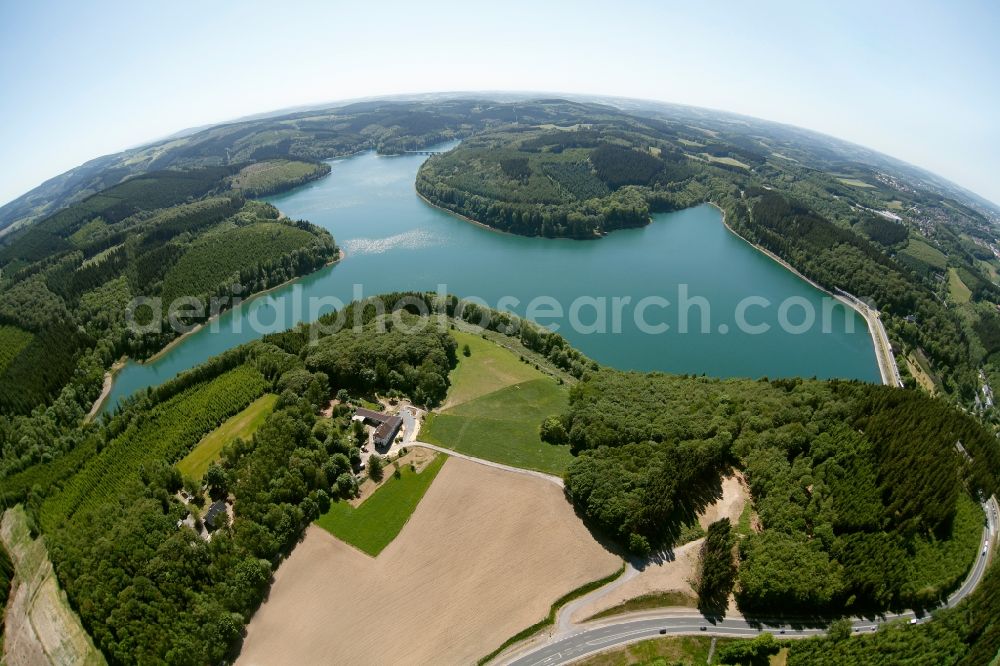 Aerial image Lüdenscheid - Shore areas at Lake of the Versetalsperre in Luedenscheid in North Rhine-Westphalia