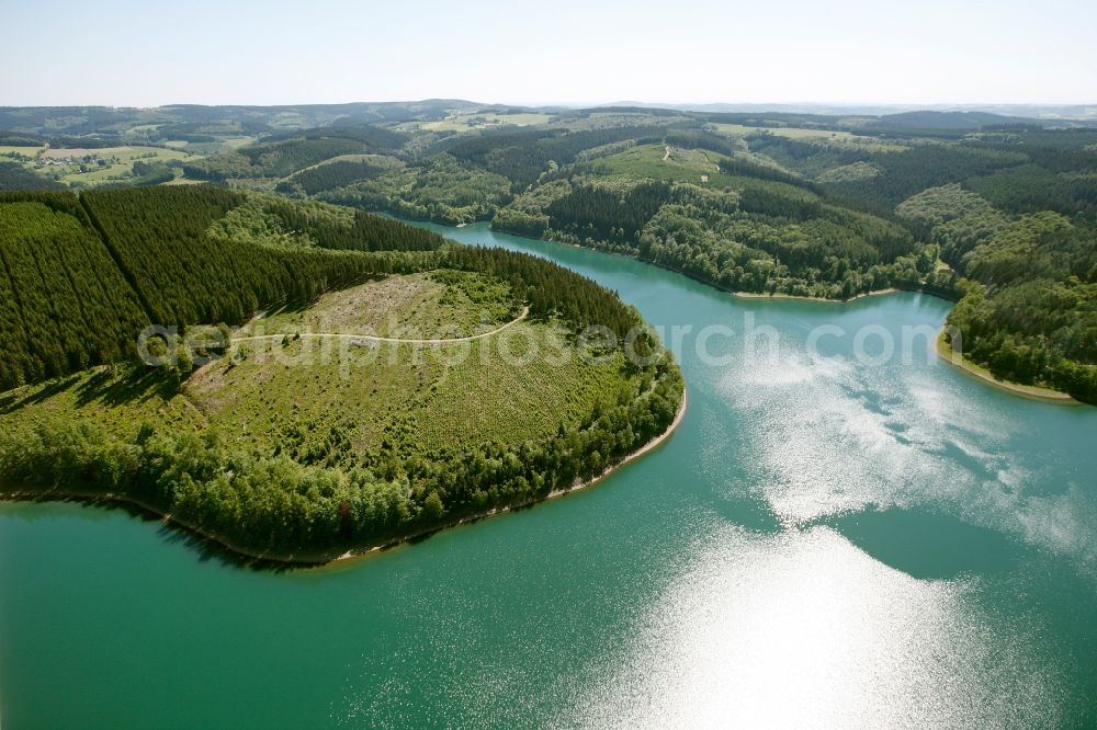 Aerial photograph Lüdenscheid - Shore areas at Lake of the Versetalsperre in Luedenscheid in North Rhine-Westphalia