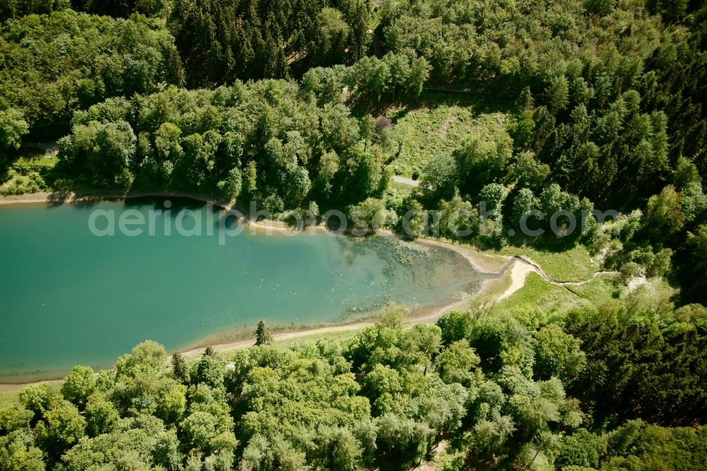 Lüdenscheid from the bird's eye view: Shore areas at Lake of the Versetalsperre in Luedenscheid in North Rhine-Westphalia