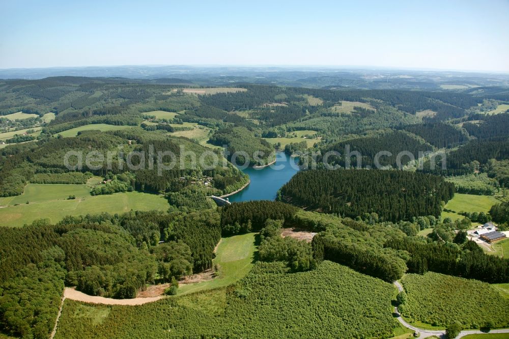 Aerial photograph Lüdenscheid - Shore areas at Lake of the Versetalsperre in Luedenscheid in North Rhine-Westphalia