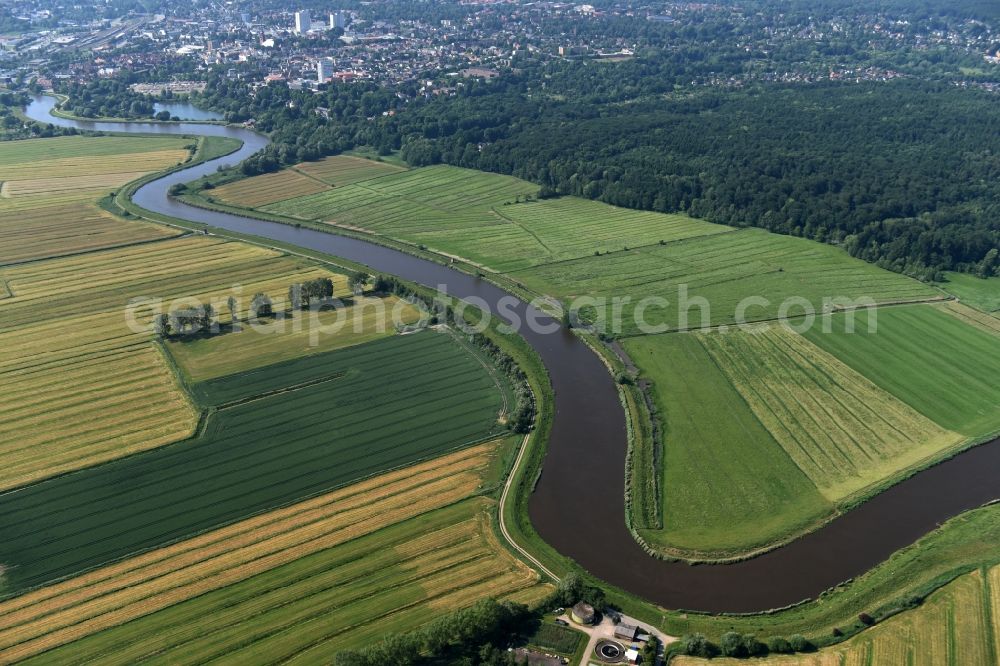 Aerial photograph Oelixdorf - Curved loop of the riparian zones on the course of the river Stoer in Oelixdorf in the state Schleswig-Holstein