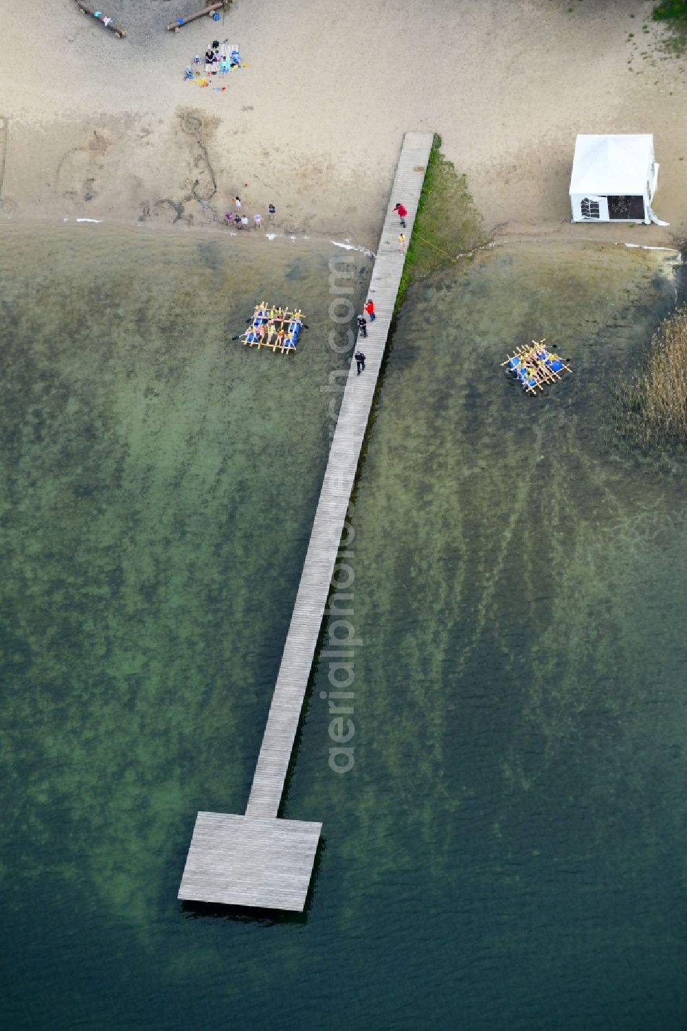 Aerial photograph Mönchwinkel - Riparian areas on the lake area of Stoeritzsee in Moenchwinkel in the state Brandenburg, Germany