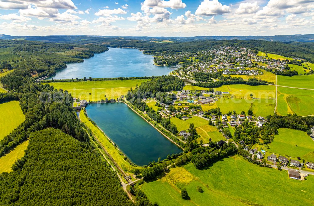 Aerial image Langscheid - Shore areas on the lake area of the Sorpesee dam in Langscheid in the Sauerland in the state of North Rhine-Westphalia, Germany