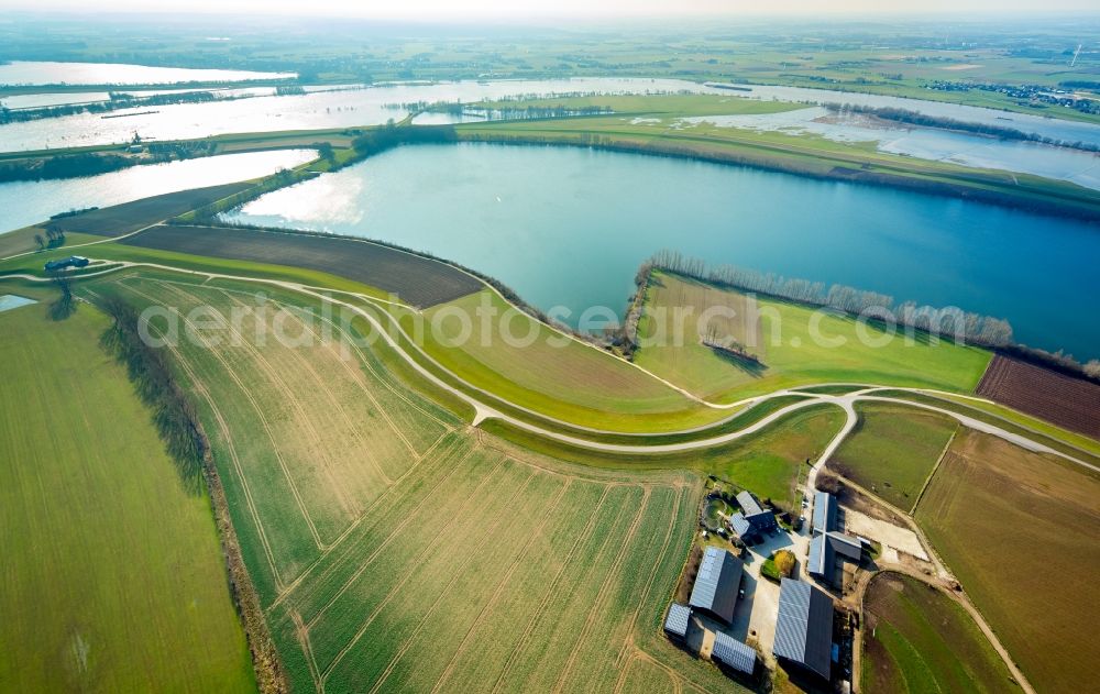 Aerial image Wesel - Shore areas of the ponds for fish farming Am Droegenkamp in Wesel in the state North Rhine-Westphalia