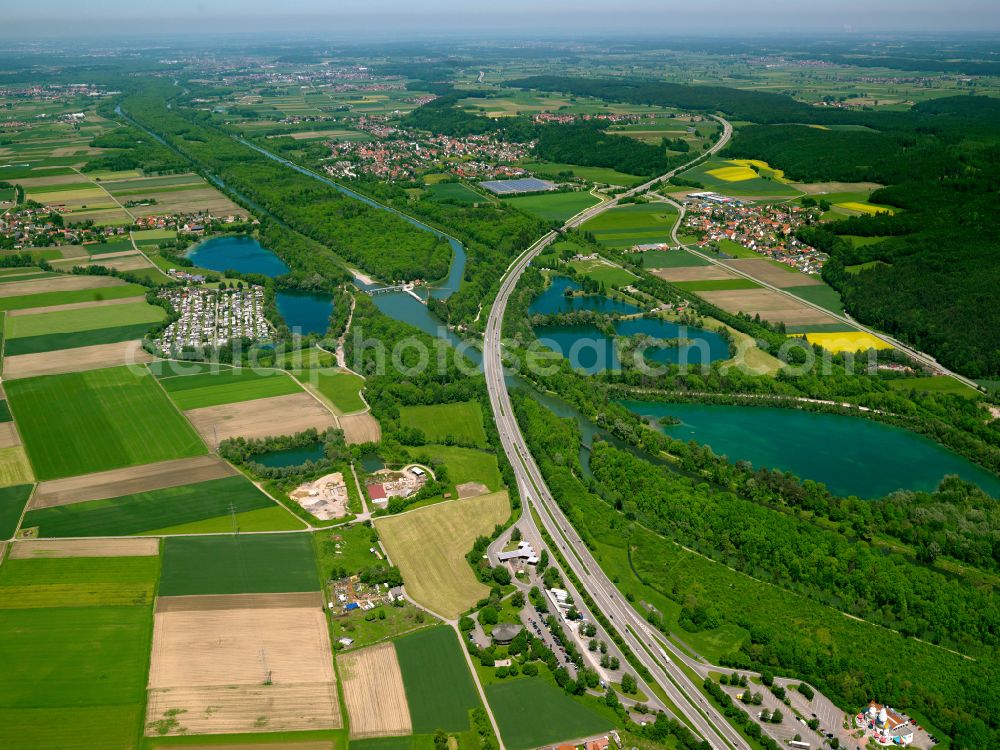 Aerial image Altenstadt - Shore areas of the ponds for fish farming Filzinger See in Altenstadt in the state Bavaria, Germany