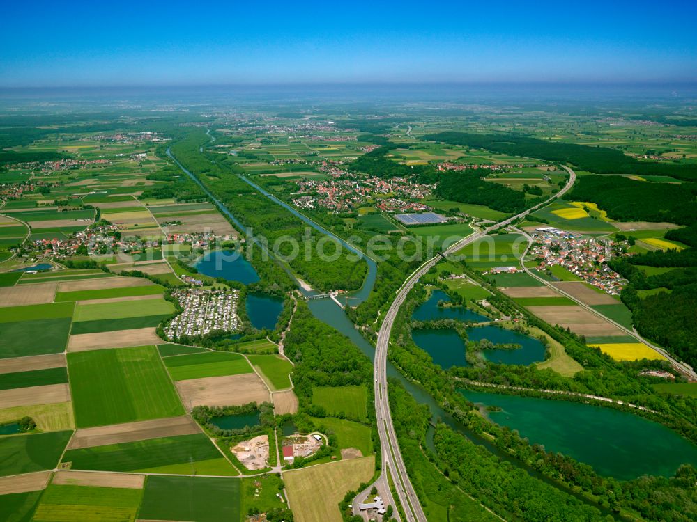 Aerial photograph Kirchberg an der Iller - Shore areas of the ponds for fish farming in Kirchberg an der Iller in the state Baden-Wuerttemberg, Germany