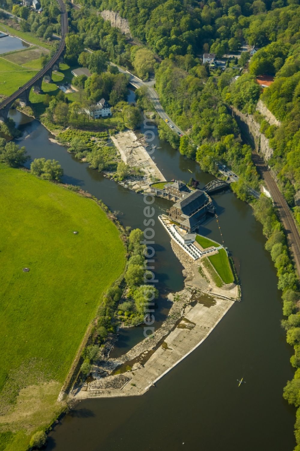 Witten from above - Structure and dams of the waterworks and hydroelectric power plant Hohenstein on shore of ruhr river in the district Bommern in Witten in the state North Rhine-Westphalia, Germany