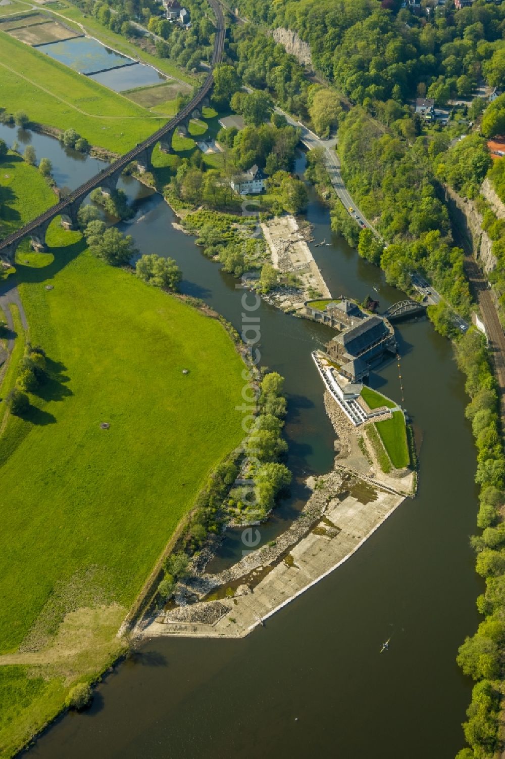 Witten from the bird's eye view: Structure and dams of the waterworks and hydroelectric power plant Hohenstein on shore of ruhr river in the district Bommern in Witten in the state North Rhine-Westphalia, Germany