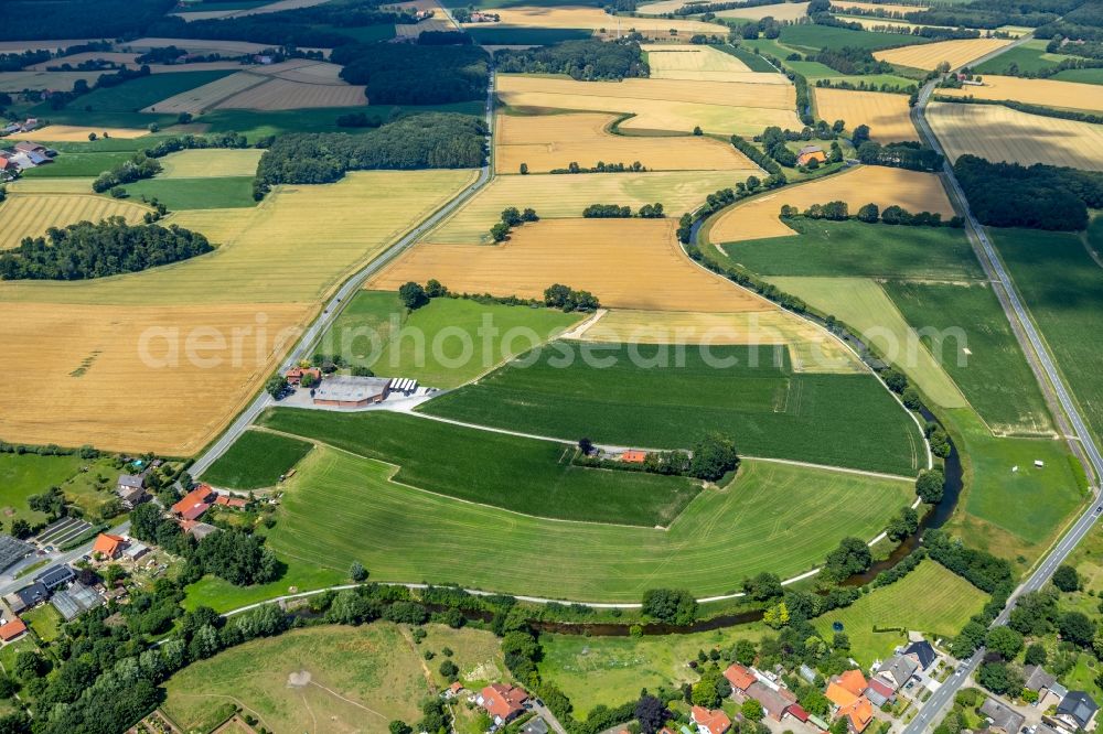 Aerial photograph Albersloh - Curved loop of the riparian zones on the course of the river Werse in Albersloh in the state North Rhine-Westphalia, Germany