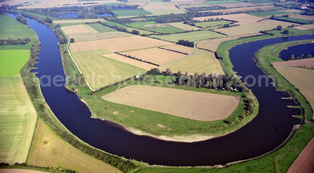 Aerial image Marklohe - Curved loop of the riparian zones on the course of the river Weser in Marklohe in the state Lower Saxony, Germany