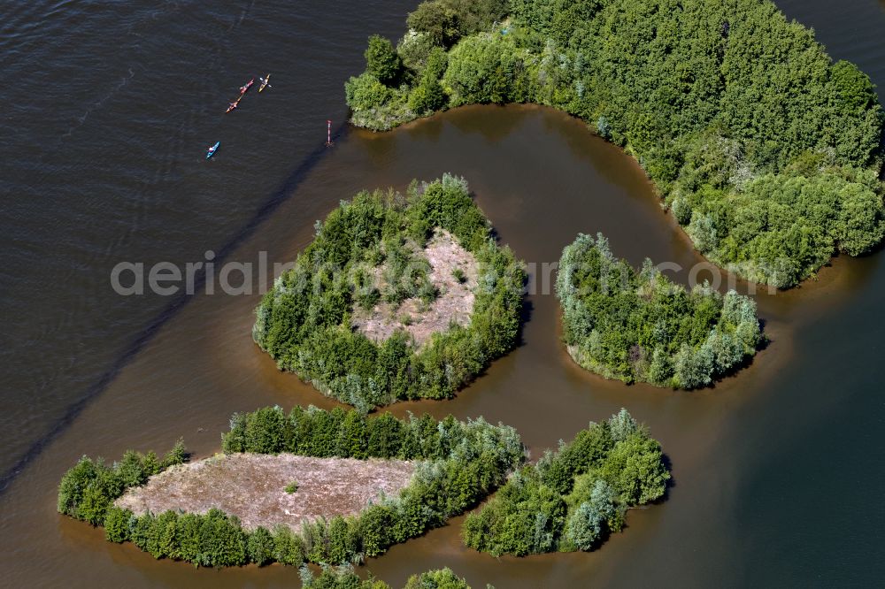 Aerial image Bremen - Shore areas on the Weser in the district of Hemelingen in Bremen