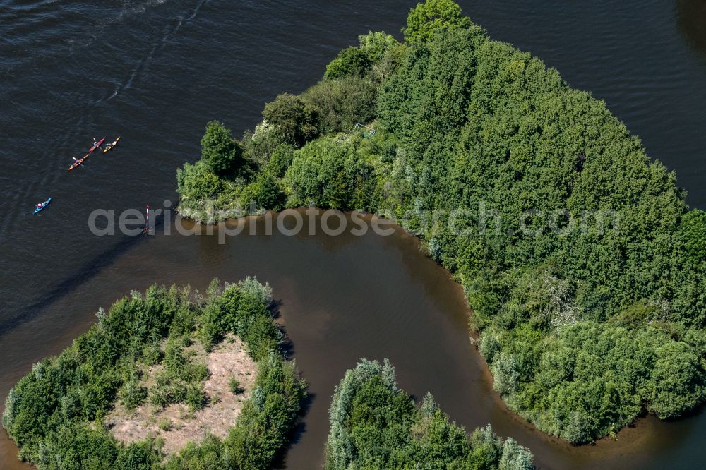 Aerial photograph Bremen - Shore areas on the Weser in the district of Hemelingen in Bremen