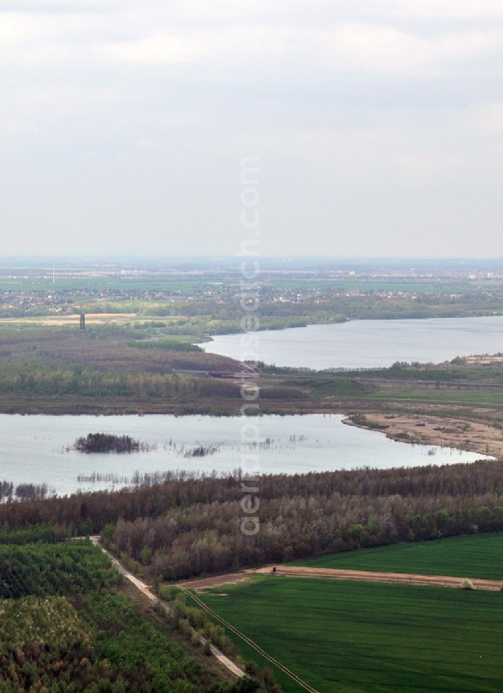 Zwenkau from above - Riparian areas on the lake area of Zwenkauer See and Cospudener See in Zwenkau in the state Saxony