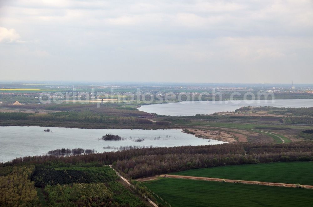 Zwenkau from the bird's eye view: Riparian areas on the lake area of Zwenkauer See and Cospudener See in Zwenkau in the state Saxony