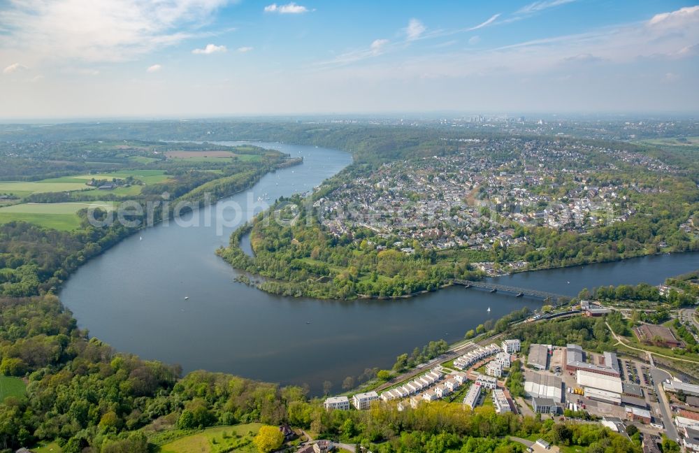 Aerial image Essen - Curved loop of the riparian zones on the course of the river Ruhr- in Essen in the state North Rhine-Westphalia