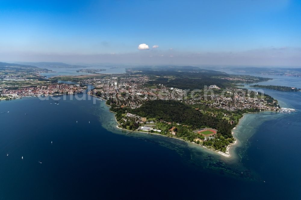 Konstanz from the bird's eye view: Village on the lake bank areas of Lake of Constance in Konstanz in the state Baden-Wuerttemberg, Germany