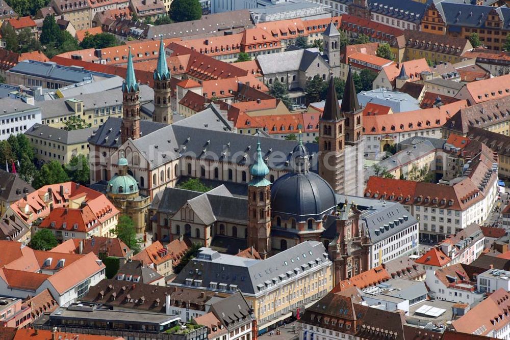 Aerial photograph Würzburg - Blick auf die würzburger Altstadt und die ukrainische Pfarrei St. Nikolaus. Kapelle der „Catholica Unio“ im Grabenberg 2a / III. Stock 97070 Würzburg, Zuständiger Seelsorger: Pfr. Bogdan Puszkar in der Dr.-Martinet-Str. 22; 96049 Bamberg Tel.: 0951/700 23 56; Fax: 0951/700 23 57 Home: