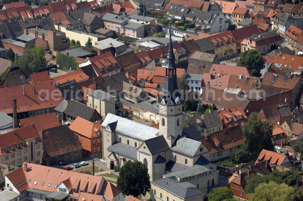 Aerial image Sangerhausen - Die Ulrichkirche (erbaut 1116 - 1123) ist eine dreischiffige, romanische, kreuzförmig gewölbte Pfeilerbasilika und das älteste Gebäude von Sangerhausen. Seit 1993 ist die Ulrichkirche eine Station auf der Straße der Romanik.