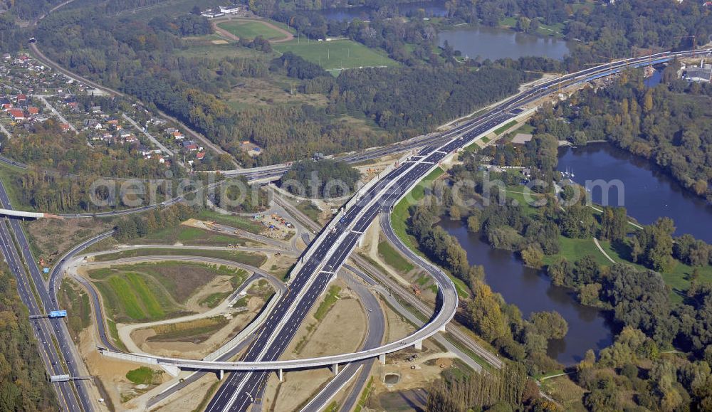 BRAUNSCHWEIG from the bird's eye view: Blick auf den Um- und Ausbau des Autobahndreiecks Braunschweig-Südwest an der Autobahn A39 / A 391. Der EUROVIA Baukonzern errichtet hier einige Brückenneubauten. Bauherr ist die Niedersächsische Landesbehörde für Straßenbau und Verkehr. View of the implementation and expansion of the motorway junction Braunschweig-southwest along the highway A39 / A 395th The construction company built EUROVIA here are some new bridges. Owner is the Lower Saxony state authorities for road construction and transport.