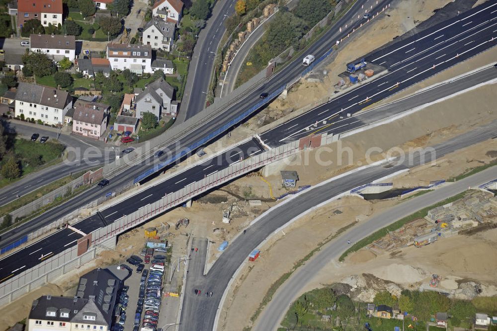 Aerial photograph BRAUNSCHWEIG - Blick auf den Um- und Ausbau des Autobahndreiecks Braunschweig-Südwest an der Autobahn A39 / A 391. Der EUROVIA Baukonzern errichtet hier einige Brückenneubauten. Bauherr ist die Niedersächsische Landesbehörde für Straßenbau und Verkehr. View of the implementation and expansion of the motorway junction Braunschweig-southwest along the highway A39 / A 395th The construction company built EUROVIA here are some new bridges. Owner is the Lower Saxony state authorities for road construction and transport.