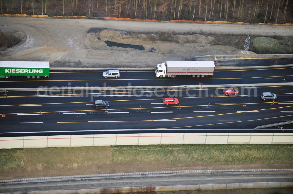 Aerial photograph Braunschweig - Blick auf den Um- und Ausbau des Autobahndreiecks Braunschweig-Südwest an der Autobahn A29 / A 391. Der EUROVIA Baukonzern errichtet hier einige Brückenneubauten. Bauherr ist die Niedersächsische Landesbehörde für Straßenbau und Verkehr. View of the implementation and expansion of the motorway junction Braunschweig-southwest along the highway A29 / A 395th The construction company built EUROVIA here are some new bridges. Owner is the Lower Saxony state authorities for road construction and transport.