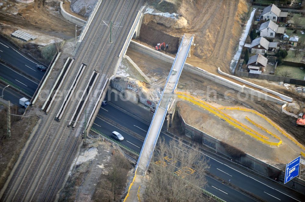 Braunschweig from above - Blick auf den Um- und Ausbau des Autobahndreiecks Braunschweig-Südwest an der Autobahn A29 / A 391. Der EUROVIA Baukonzern errichtet hier einige Brückenneubauten. Bauherr ist die Niedersächsische Landesbehörde für Straßenbau und Verkehr. View of the implementation and expansion of the motorway junction Braunschweig-southwest along the highway A29 / A 395th The construction company built EUROVIA here are some new bridges. Owner is the Lower Saxony state authorities for road construction and transport.