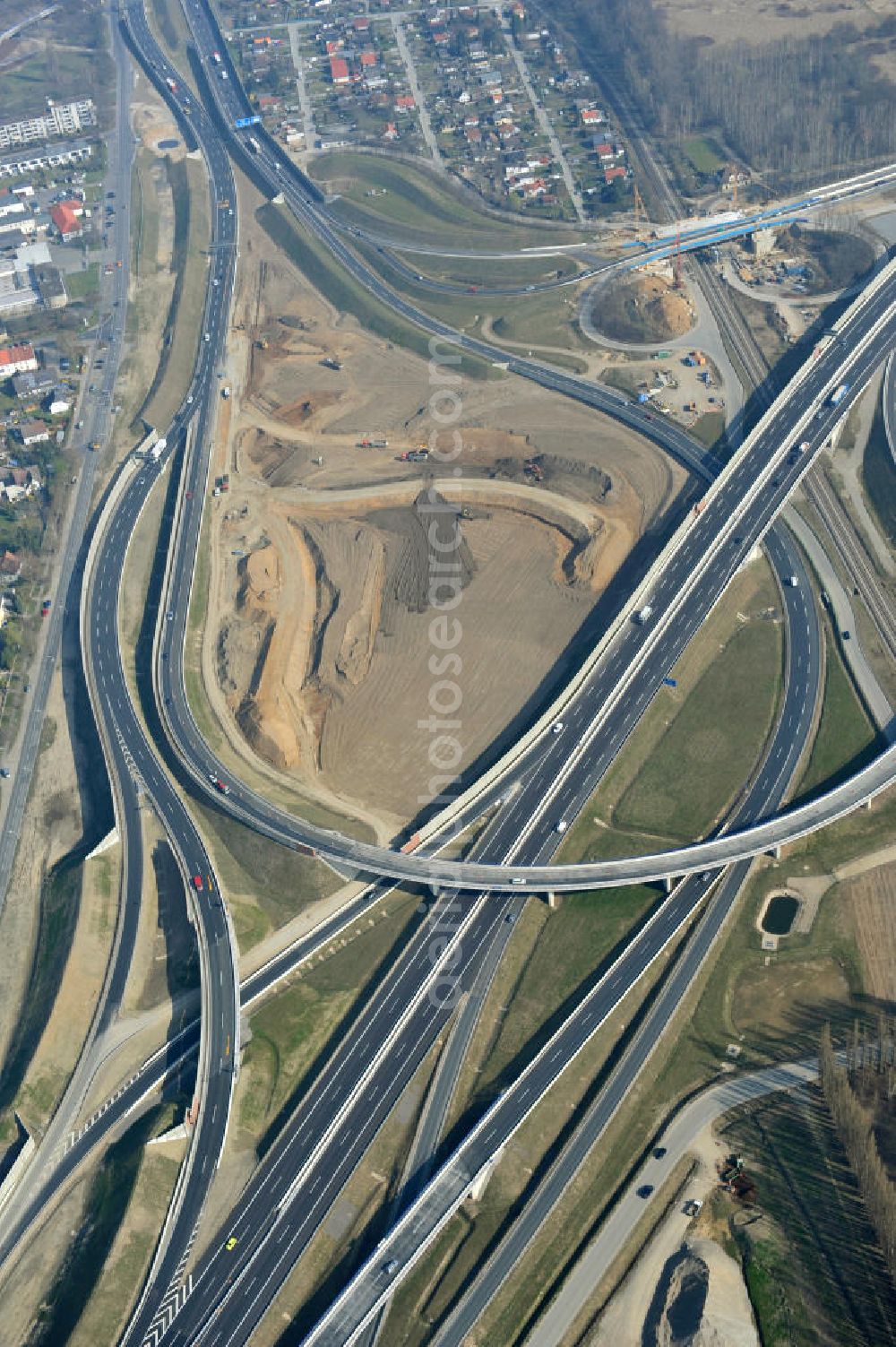 Braunschweig from above - View of the implementation and expansion of the motorway junction Brunswick-southwest along the freeway A29 / A 395 in Lower Saxony. The construction company EUROVIA built here are some new bridges. Owner is the Lower Saxony state authorities for road construction and transport