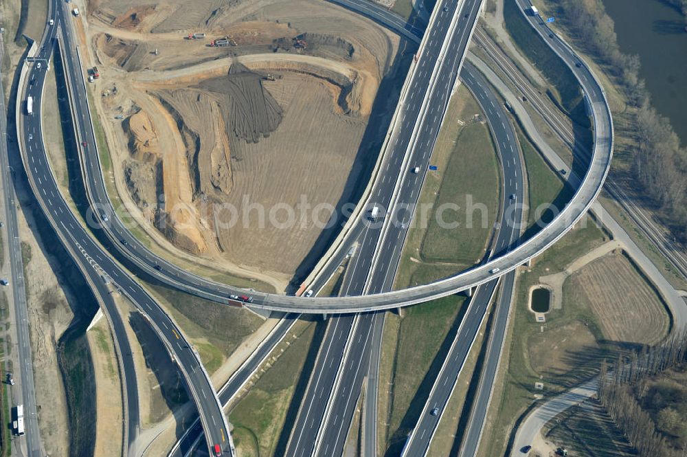 Braunschweig from the bird's eye view: View of the implementation and expansion of the motorway junction Brunswick-southwest along the freeway A29 / A 395 in Lower Saxony. The construction company EUROVIA built here are some new bridges. Owner is the Lower Saxony state authorities for road construction and transport