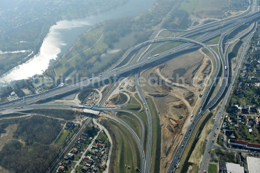 Braunschweig from the bird's eye view: View of the implementation and expansion of the motorway junction Brunswick-southwest along the freeway A29 / A 395 in Lower Saxony. The construction company EUROVIA built here are some new bridges. Owner is the Lower Saxony state authorities for road construction and transport