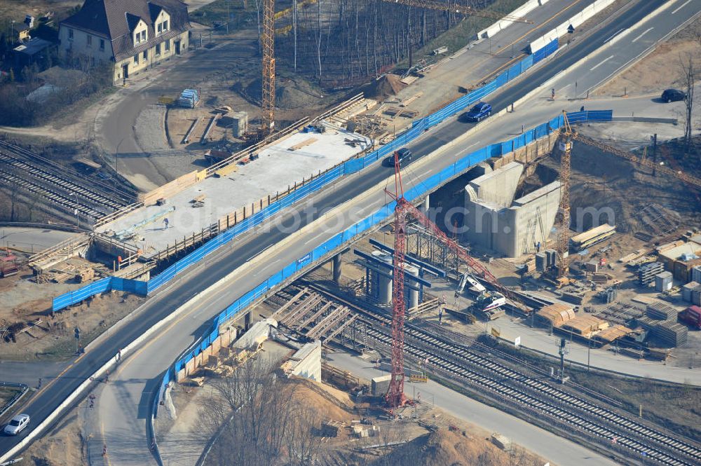 Braunschweig from the bird's eye view: View of the implementation and expansion of the motorway junction Brunswick-southwest along the freeway A29 / A 395 in Lower Saxony. The construction company EUROVIA built here are some new bridges. Owner is the Lower Saxony state authorities for road construction and transport