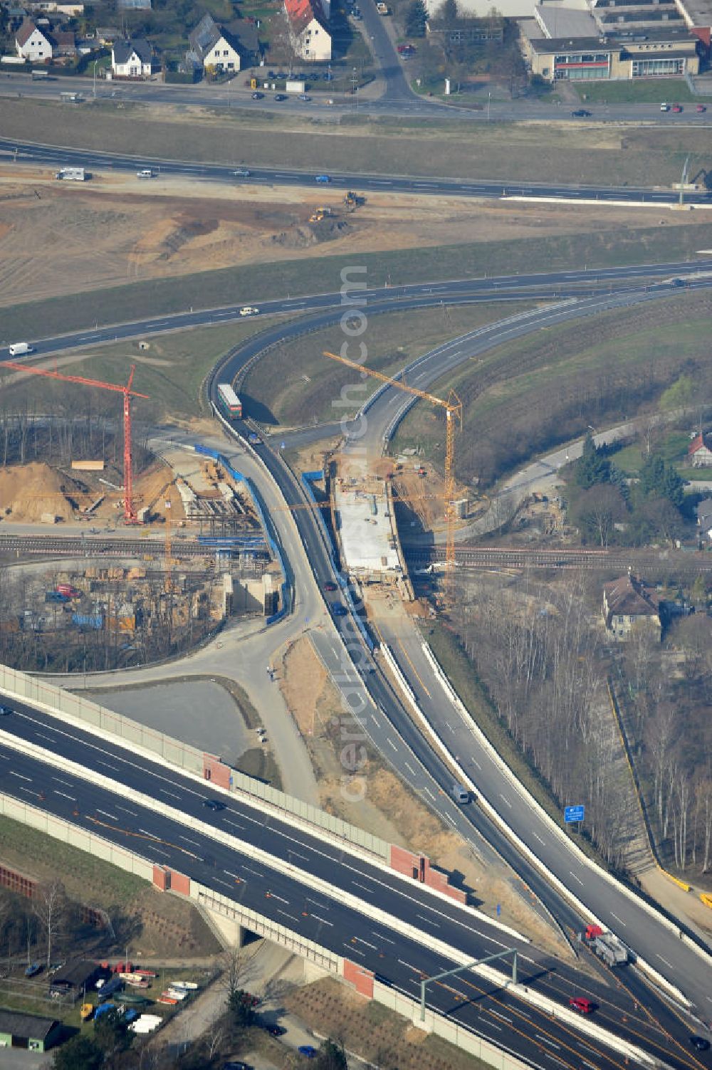 Aerial photograph Braunschweig - View of the implementation and expansion of the motorway junction Brunswick-southwest along the freeway A29 / A 395 in Lower Saxony. The construction company EUROVIA built here are some new bridges. Owner is the Lower Saxony state authorities for road construction and transport