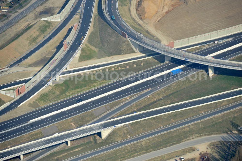 Braunschweig from the bird's eye view: View of the implementation and expansion of the motorway junction Brunswick-southwest along the freeway A29 / A 395 in Lower Saxony. The construction company EUROVIA built here are some new bridges. Owner is the Lower Saxony state authorities for road construction and transport