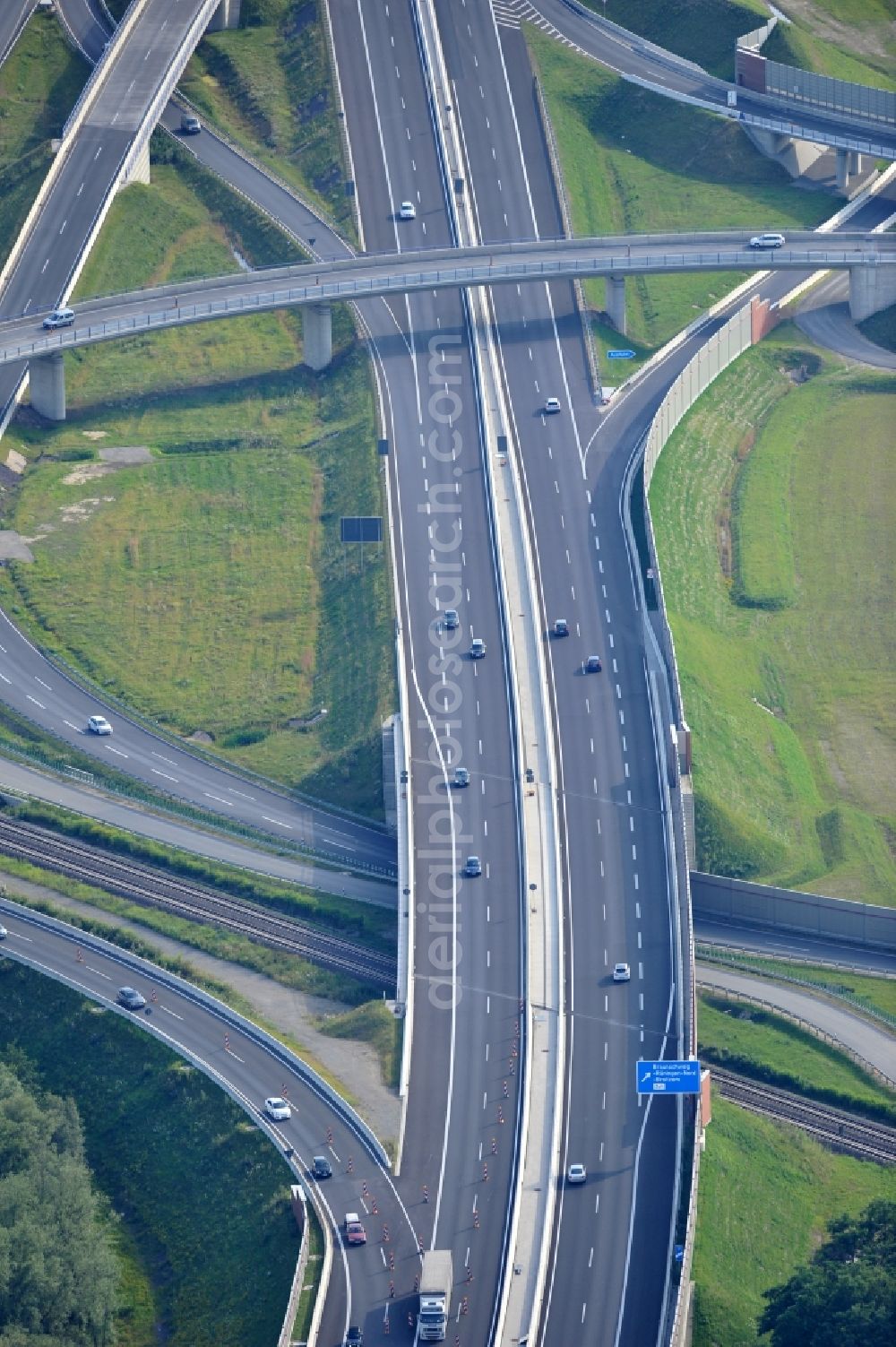 Aerial image Braunschweig - View of the implementation and expansion of the motorway junction Brunswick-southwest along the freeway A29 / A 395 in Lower Saxony. The construction company EUROVIA built here are some new bridges. Owner is the Lower Saxony state authorities for road construction and transport