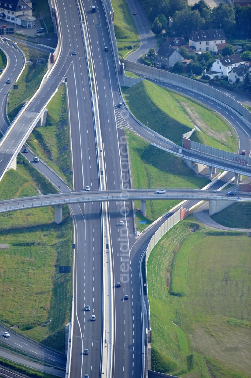 Aerial photograph Braunschweig - View of the implementation and expansion of the motorway junction Brunswick-southwest along the freeway A29 / A 395 in Lower Saxony. The construction company EUROVIA built here are some new bridges. Owner is the Lower Saxony state authorities for road construction and transport