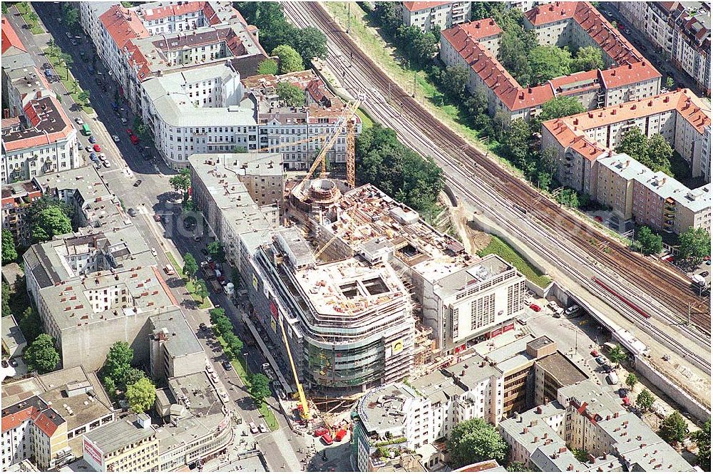 Berlin from above - 23.07.2004 Berlin-Charlottenburg Bau des Kant-Center mit Um- und Erweiterungsbau am C&A-Kaufhaus am Bahnhof Charlottenburg.