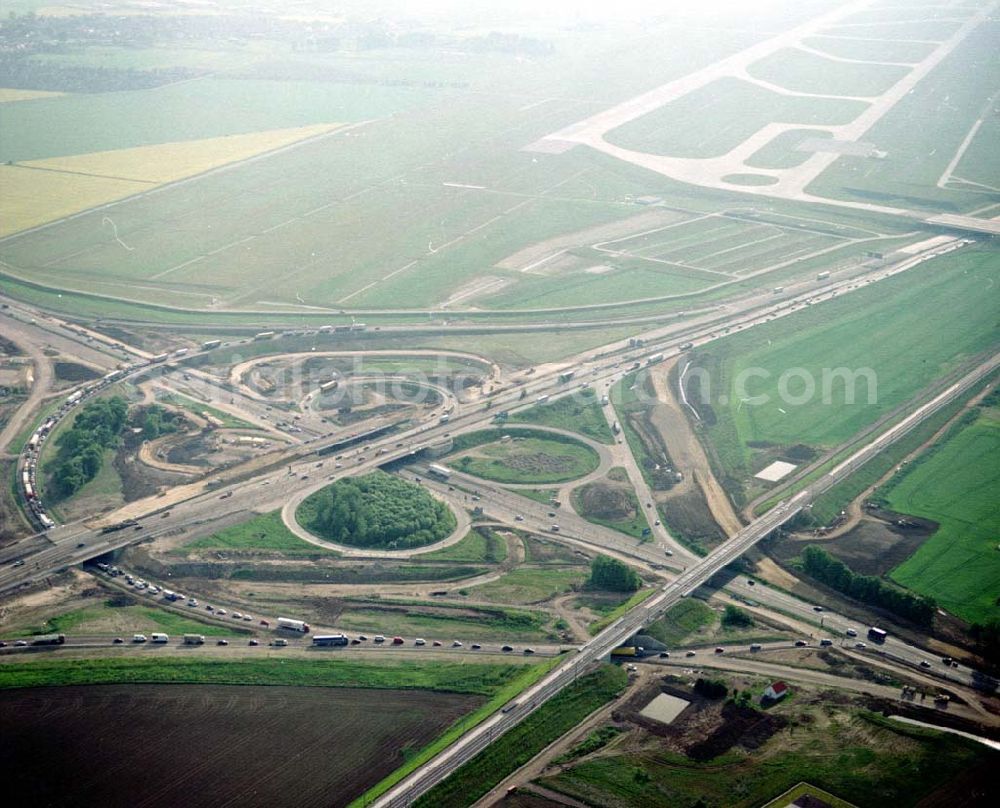 Aerial photograph Schkeuditz bei Leipzig - Um- und Erweiterungsbaustellen am Schkeuditzer Kreuz am Flughafen Leipzig - Halle.