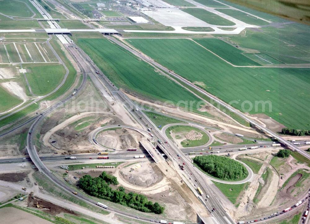 Aerial photograph Schkeuditz bei Leipzig - Um- und Erweiterungsbaustellen am Schkeuditzer Kreuz am Flughafen Leipzig - Halle.