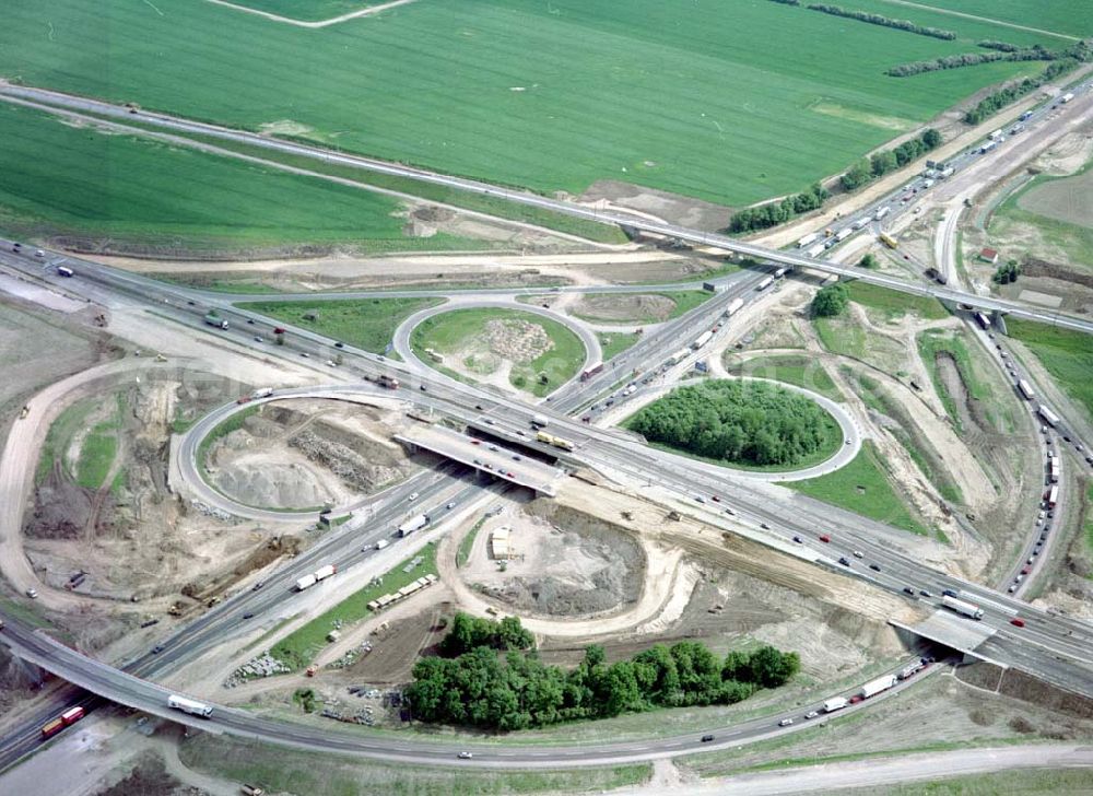 Schkeuditz bei Leipzig from the bird's eye view: Um- und Erweiterungsbaustellen am Schkeuditzer Kreuz am Flughafen Leipzig - Halle.