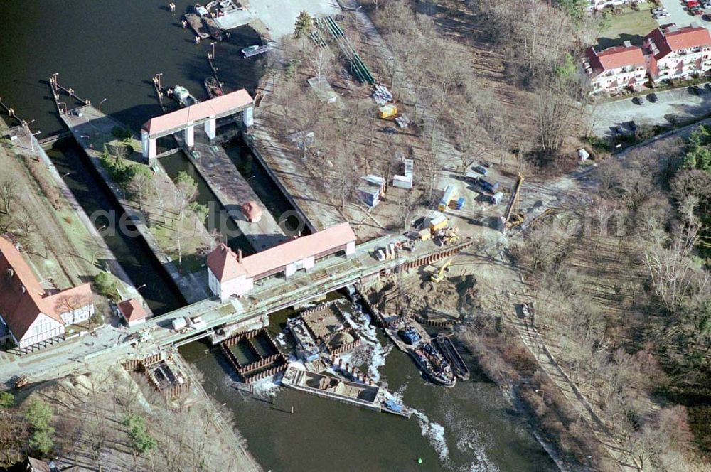 Aerial photograph Klein Machnow - Um- und Erweiterungsbaustellen an der Schleuse Klein Machnow am Teltowkanal