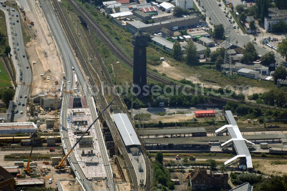 Berlin from above - Blick auf den Um- und Neubau des Berliner S-Bahnhofs Ostkreuz. Der Bahnhof wurde bereits im Jahr 1882 eröffnet und ist somit stark sanierungsbedürftig. Teile der Neubauten führt die EUROVIA Beton GmbH aus. Weiterhin beteiligt ist das Unternehmen VEPRO Verkehrsbauprojekt GmbH. Kontakt EUROVIA: EUROVIA BEton GmbH, Niederlassung Ingenieurbau und Zweigniederlassung Cottbus, Gewerbeparkstraße 17, 03099 Kolkwitz, Tel. +49(0)355 35552 3, Fax +49(0)355 35552 52, EMail: ingenieurbau@eurovia.de; Kontakt VEPRO: Verkehrsbau Projekt GmbH, Storkower Str. 132, 10407 Berlin, Tel. +49(0)30 42194 0, Fax +49(0)30 42194 221