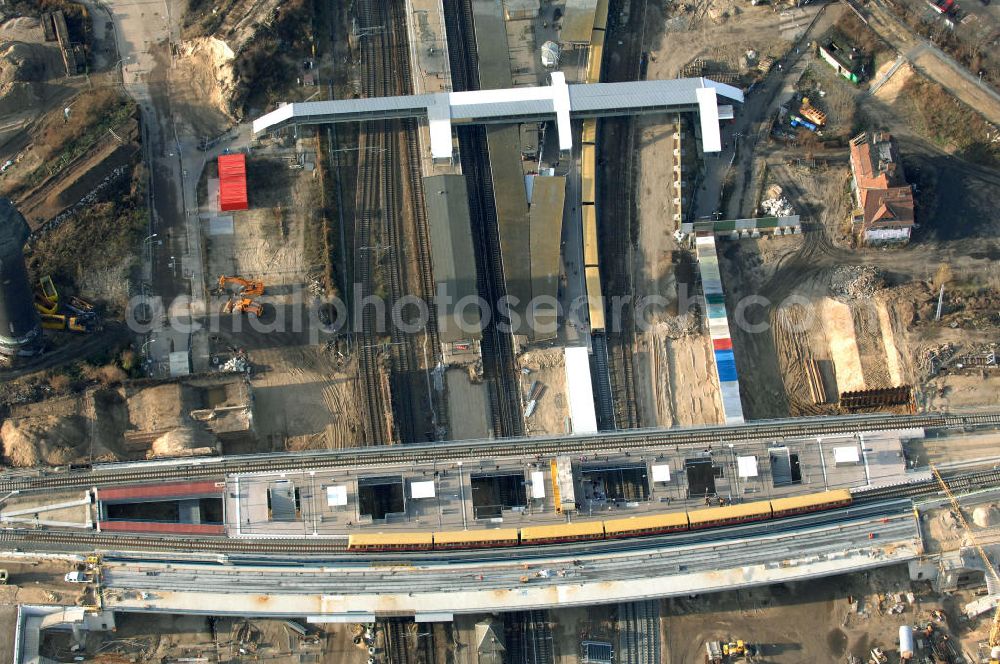 Aerial image Berlin - Blick auf den Um- und Neubau des Berliner S-Bahnhofs Ostkreuz. Der Bahnhof wurde bereits im Jahr 1882 eröffnet und ist somit stark sanierungsbedürftig. Teile der Neubauten führt die EUROVIA Beton GmbH aus. Weiterhin beteiligt ist das Unternehmen VEPRO Verkehrsbauprojekt GmbH. Kontakt EUROVIA: EUROVIA BEton GmbH, Niederlassung Ingenieurbau und Zweigniederlassung Cottbus, Gewerbeparkstraße 17, 03099 Kolkwitz, Tel. +49(0)355 35552 3, Fax +49(0)355 35552 52, EMail: ingenieurbau@eurovia.de; Kontakt VEPRO: Verkehrsbau Projekt GmbH, Storkower Str. 132, 10407 Berlin, Tel. +49(0)30 42194 0, Fax +49(0)30 42194 221