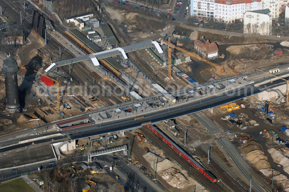 Aerial image Berlin - Blick auf den Um- und Neubau des Berliner S-Bahnhofs Ostkreuz. Teile der Neubauten führt die EUROVIA Beton GmbH aus. Weiterhin beteiligt ist das Unternehmen VEPRO Verkehrsbauprojekt GmbH. Upgrading and construction of the Berlin S-Bahn station Ostkreuz.